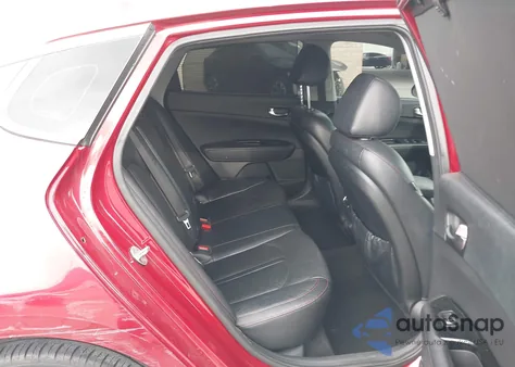 2017 Kia Optima Sx Turbo z USA, uszkodzony, nr VIN 5XXGW4L24HG159311